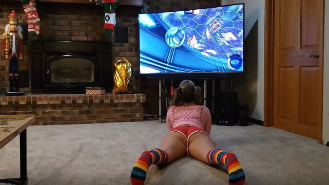 Stepfather tricks teen daughter into sex on Christmas Eve xxx amateur video